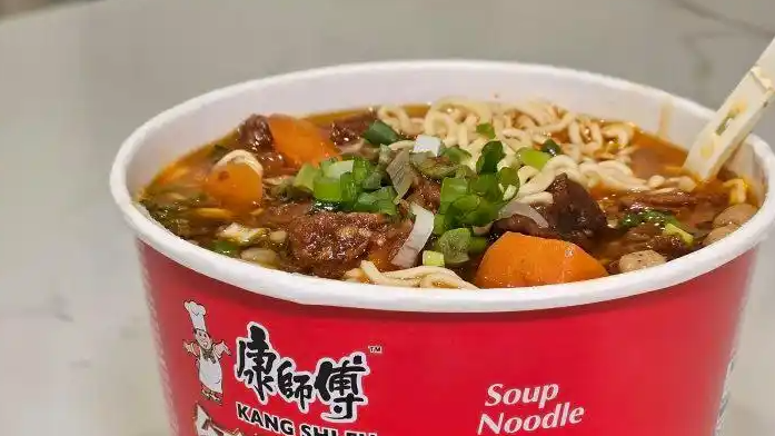 泡面 突然又行了热搜配图